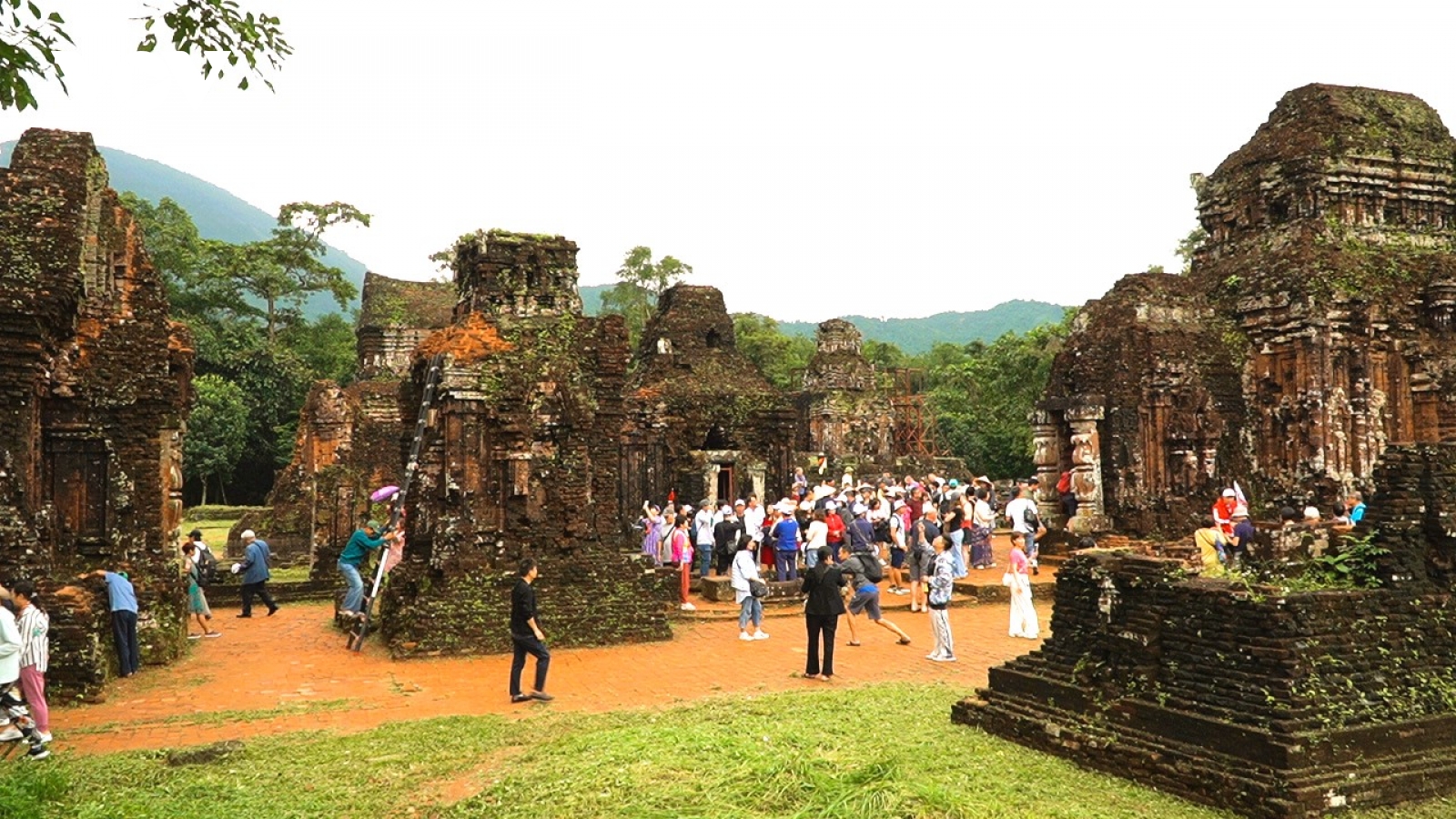 Mỹ Sơn sau 25 năm được UNESCO vinh danh: Vẫn là bài toán bảo tồn và khai thác